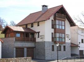Hotel Rural Irati selva de Irati，位于Jaurrieta的酒店