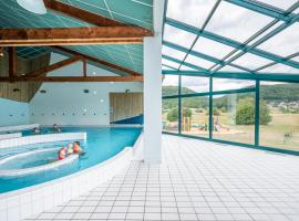 Camping Les Vosges du Nord，位于Oberbronn的酒店