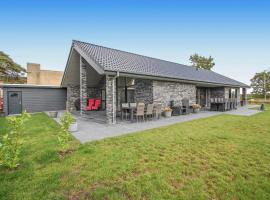 Amazing Home In Grenaa With Wifi，位于格雷诺的豪华酒店