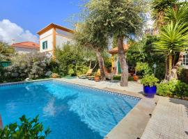 Little Paradise 25 min from Lisbon，位于阿泽陶的酒店