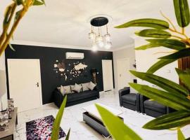 Luxury 4-bedrooms apartment，位于亚喀巴的公寓
