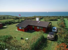 Magnificent house with splendid view to the sea，位于福堡的酒店