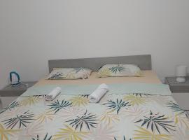CASA GRIMA - private double room，位于比尔基卡拉的民宿