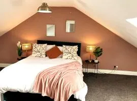 Rose Cottage - 5 Person city centre with parking