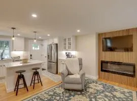 Beautiful 3 BR Home with Workspace 20 Min to Boston