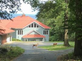 The Big-Lake Lodge at Lake Champlain，位于Keeseville的酒店