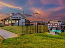 Great Escapes RV Resort Bryan College Station，位于布赖恩的酒店