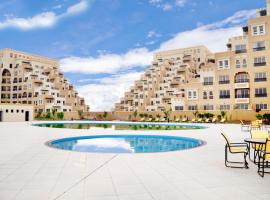 Bab Al Bahr Residence - Blue Collection Holiday Homes，位于拉斯阿尔卡麦的酒店