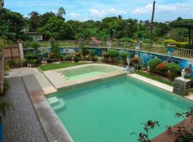 Villa Elsie Resort and Hotel，位于General Trias的酒店