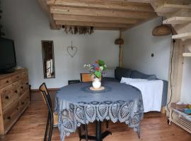 Studio cosy climatisé à la campagne，位于Peyrins的酒店