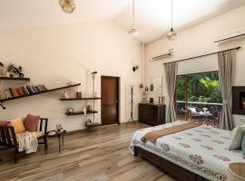 LohonoStays Waves Villa，位于阿里巴格的酒店