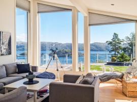 Stunning Home In Lyngdal，位于灵达尔的酒店