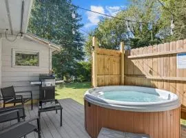 Hot Tub -King Bed -3 Miles to Downtown -Simply