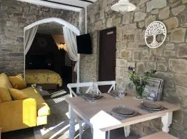 Olli's Cottage-Terrace & Jacuzzi