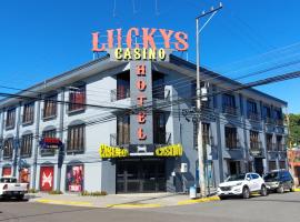 Lucky`s Hotel & Casino，位于圣伊西德罗的酒店