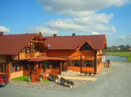 Hotel Trzy Podkowy，位于Biskupiec的酒店
