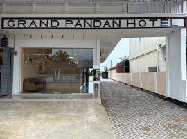 GRAND PANDAN HOTEL，位于Halangan的酒店