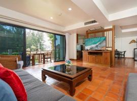 Beachside Apt Short Walk to Nai Harn Beach 2-3 BR，位于奈汉海滩的酒店