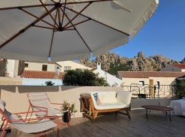 Rayuela Suite San Pantaleo，位于圣帕特雷拉的旅馆