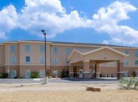 Quality Inn & Suites Carlsbad Caverns Area，位于卡尔斯巴德的酒店