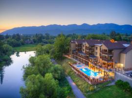 The Pine Lodge on Whitefish River, Ascend Hotel Collection，位于白鱼镇卡利斯比机场 - FCA附近的酒店