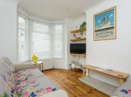 Percy Terrace - Charming 2 bedroom town house，位于朴次茅斯的乡村别墅