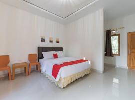 RedDoorz near Ciletuh Sukabumi，位于西洛瓦的酒店