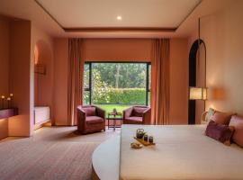LohonoStays Villa Belmonte，位于卡尔贾特的酒店