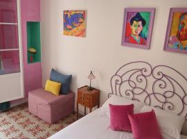 Matisse studio in centre near beach w/ balcony, AC，位于科利尤尔的公寓