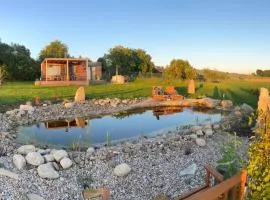 Luxusní chaty v Ráji & Romantický posed s výhledem na Trosky