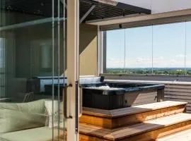 Prime Penthouse Central - jacuzzi and sauna