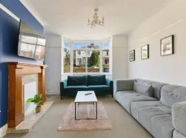 Semi-Detached House Featuring a Mezzanine Level