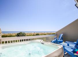 Beachfront Oasis At Tybee Island，位于泰比岛的带按摩浴缸的酒店