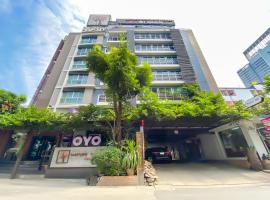 Super OYO Capital O 564 Nature Boutique Hotel，位于曼谷乍都节县的酒店