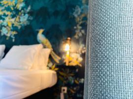 Logis Hôtel Médiéval, Montélimar Nord，位于罗什莫尔的酒店