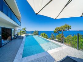 Villa Bianca with Sea View，位于奥瓦哲克的海滩短租房
