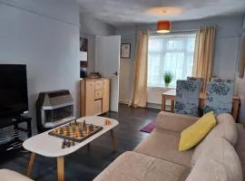 Poynters House - Huku Kwetu Luton & Dunstable - Spacious 2 Bedroom House