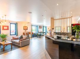 KYRIAD CREIL - Chantilly Nord，位于克雷伊的酒店