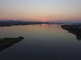 Tete Ferry Sun