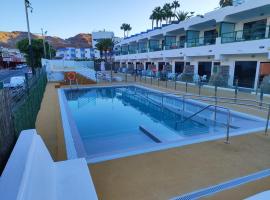Apartamentos Florida Gran Canaria Adults Only，位于波多黎各的带泳池的酒店