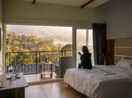 Munnar Majestic Resort with Pool，位于蒙纳的酒店