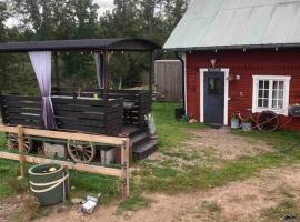 Mysigt boende på landet nära naturen，位于Ödeshög的酒店