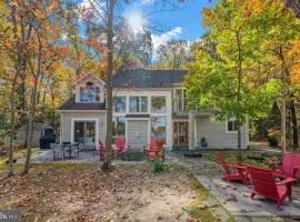 Luxury Modern Waterfront Retreat