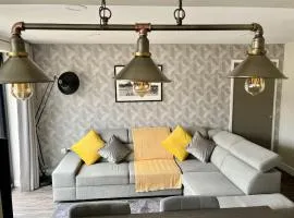 Modern 2BR Flat in Sale - Peaceful Stay in M33 - Great Transport Links