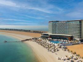 Hampton by Hilton Marjan Island，位于拉斯阿尔卡麦的酒店