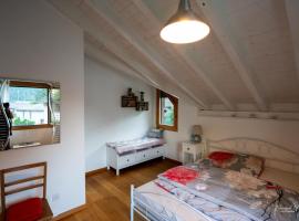 Zimmer mit eigenem Badezimmer，位于奈福尔斯的酒店
