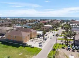 Luxury 3 Bed 2 Bath 2nd Floor Condo By Beach