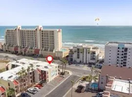 1st Floor 2 Bd 2 Ba Condo w Beach View& Pool