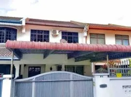 Muslim Guest House near USM Spice Arena Gelugor Georgetown