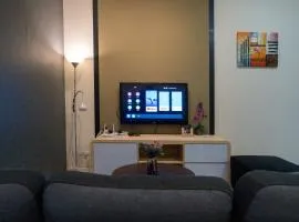 Mount Austin #Akademik Suite Floral Deer Studio 2-4pax #MSPro
